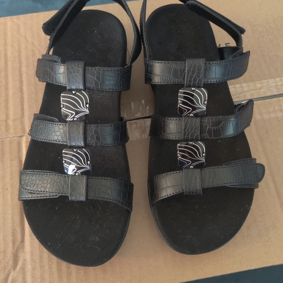 Vionic Women's Black Crocodile Amber Sandal Size 9 Wide Used - Picture 2 of 3
